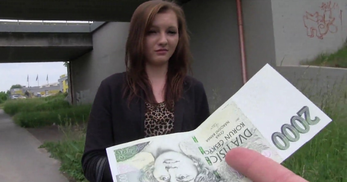 Girl Teen Gives Pussy To A Stranger