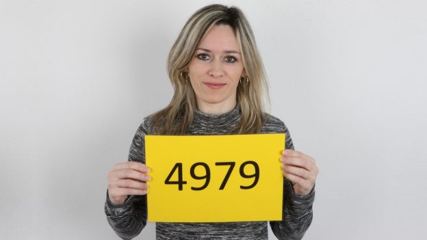 Blonde Milf Masturbate On Czech Casting.