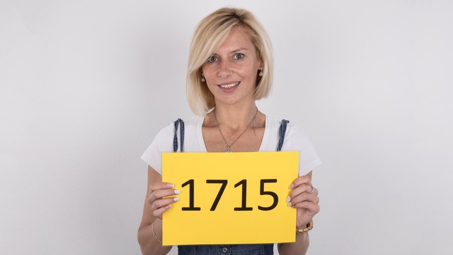 Blonde MILF Enjoy on Czech Casting Fuck Couch.